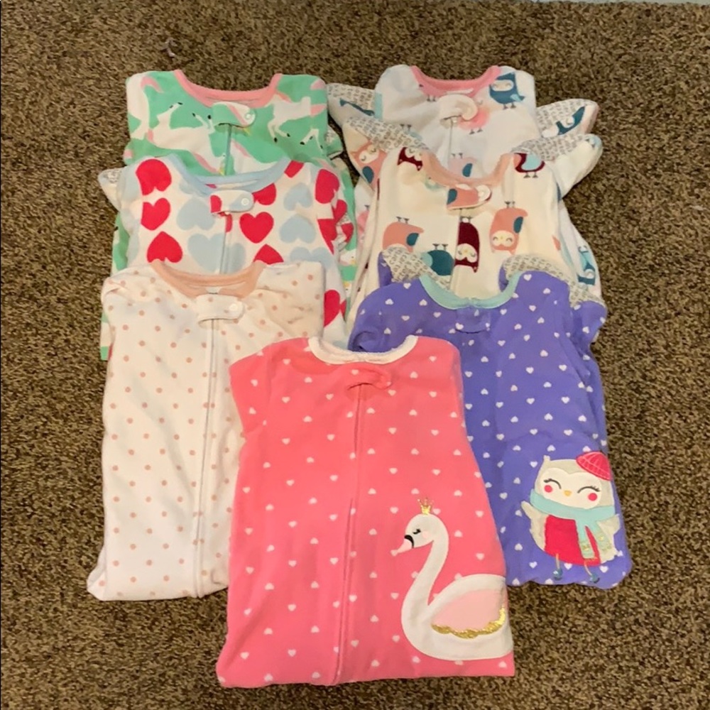 Lot of 7 12month footie jammies Carter’s